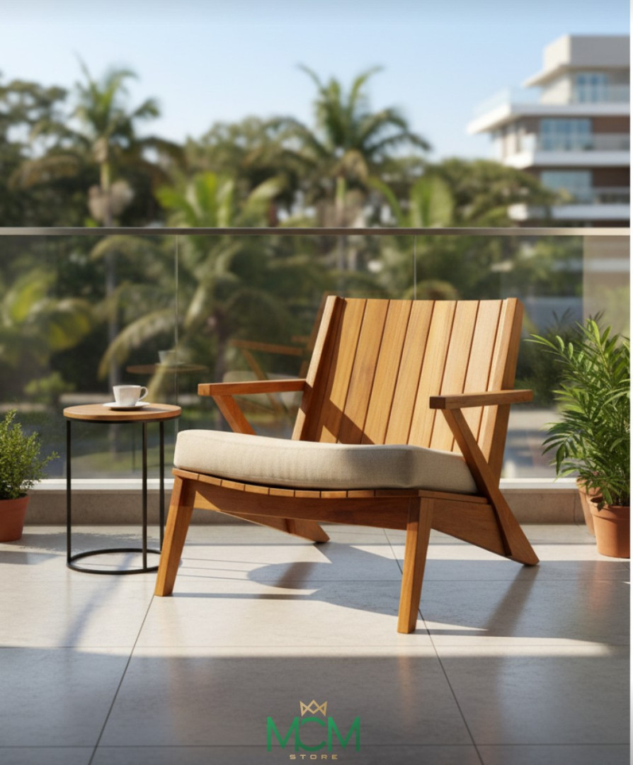 Poltrona Exó em Madeira de Demolição dos Casarões Mineiros