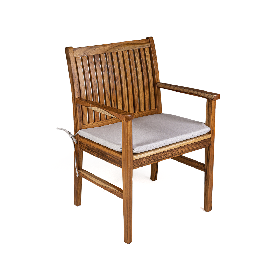 Cadeira Canada com Braço - Madeira Maciça Envernizada