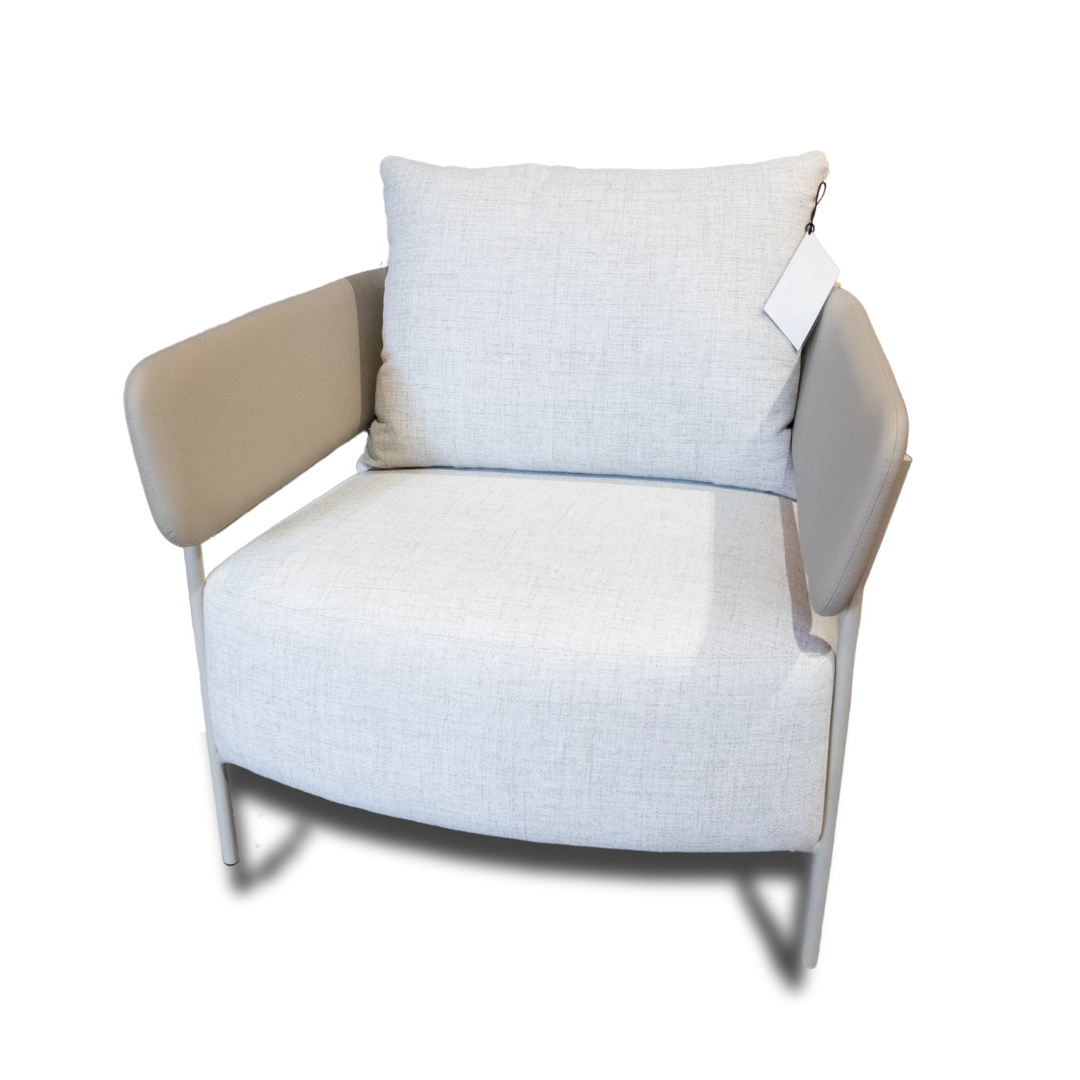 Poltrona Ema Personalizável - Design Studio Nok Nok