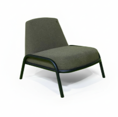 Poltrona Contemporânea com Base Metálica e Revestimento Personalizável