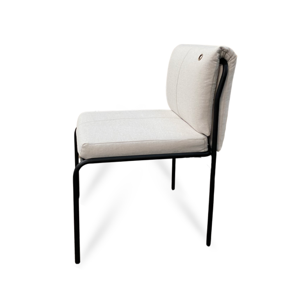 Cadeira Bro assinada