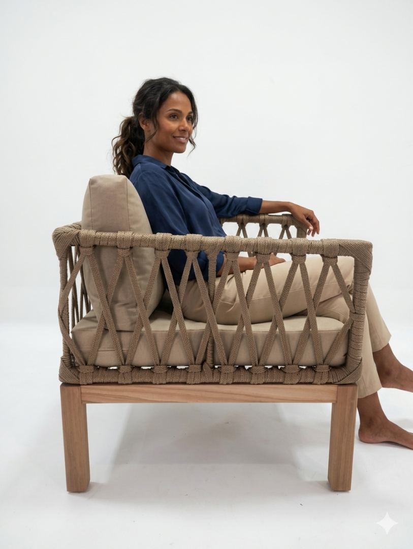 Poltrona Júpiter em Corda Náutica com Base de Madeira Maciça