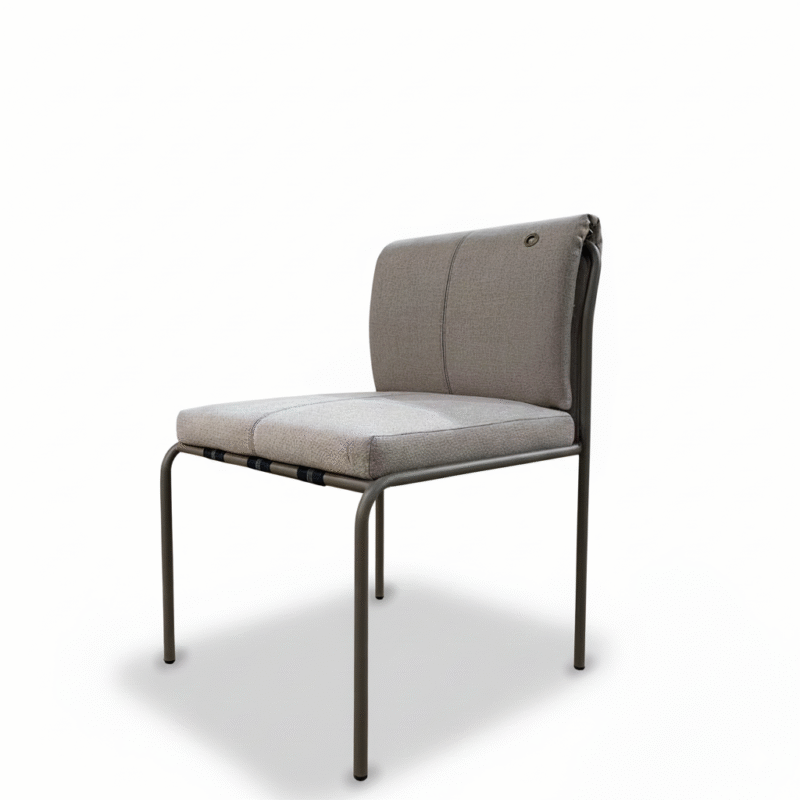 Cadeira assinada BRO em aço carbono