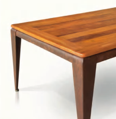 Mesa de jantar Bertha em Ipê Rosa de domolição