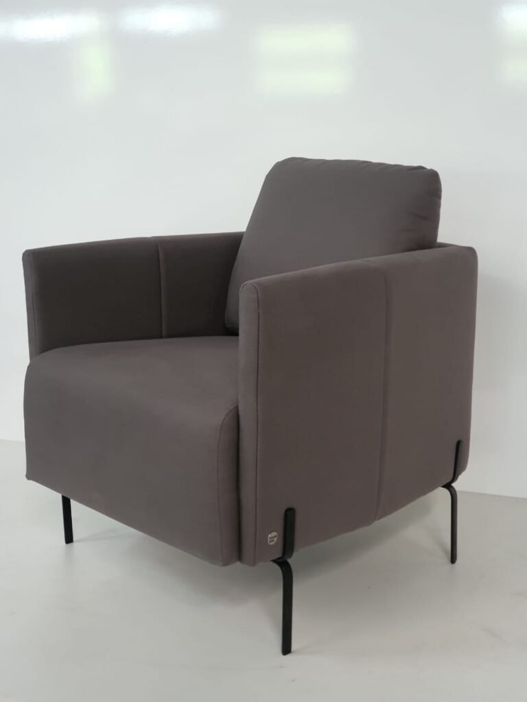 Poltrona Leo personalizável