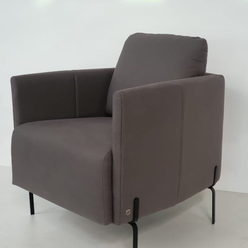 Poltrona Leo personalizável